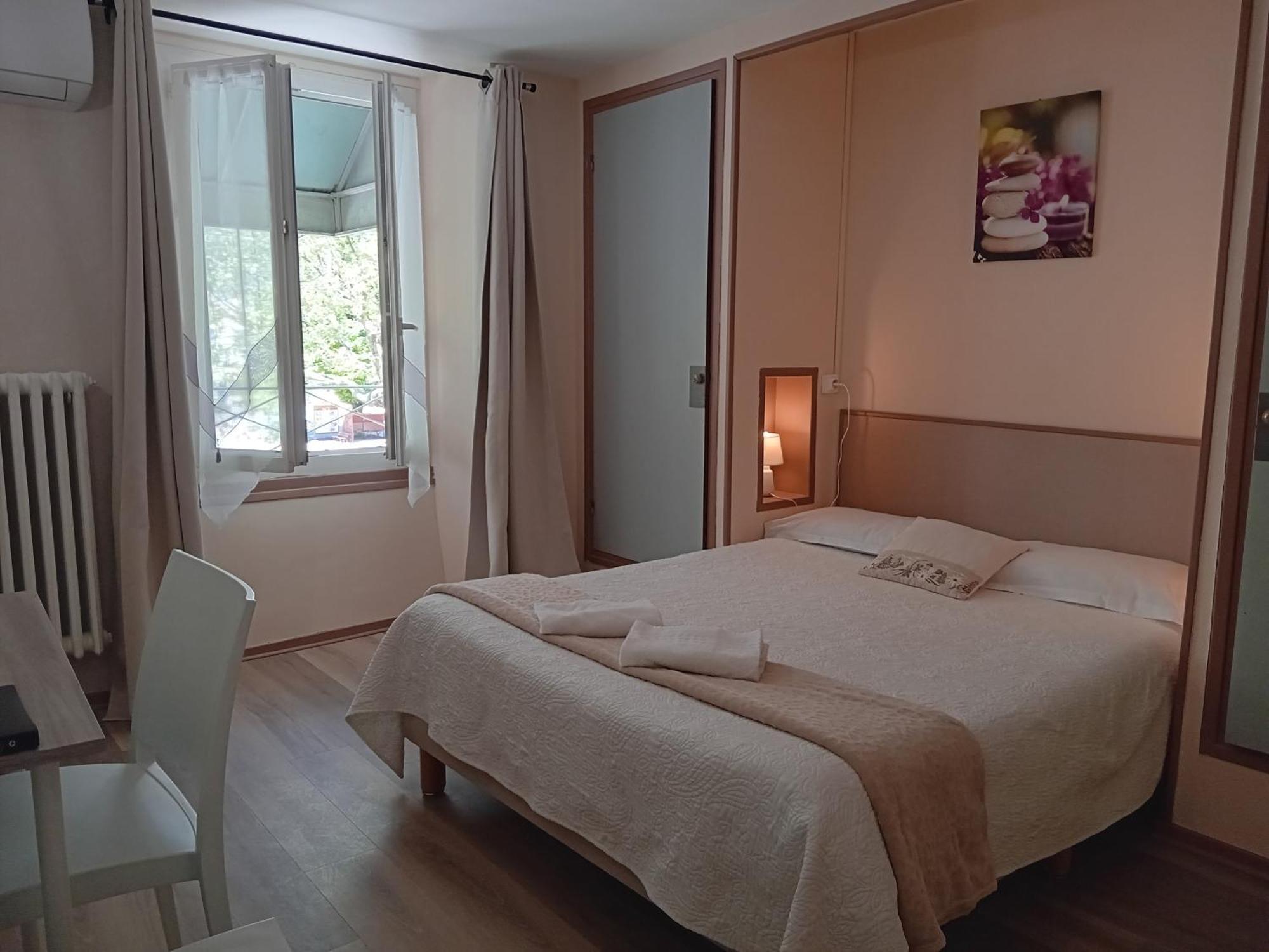 Hotel La Gravenne Thueyts Bilik gambar