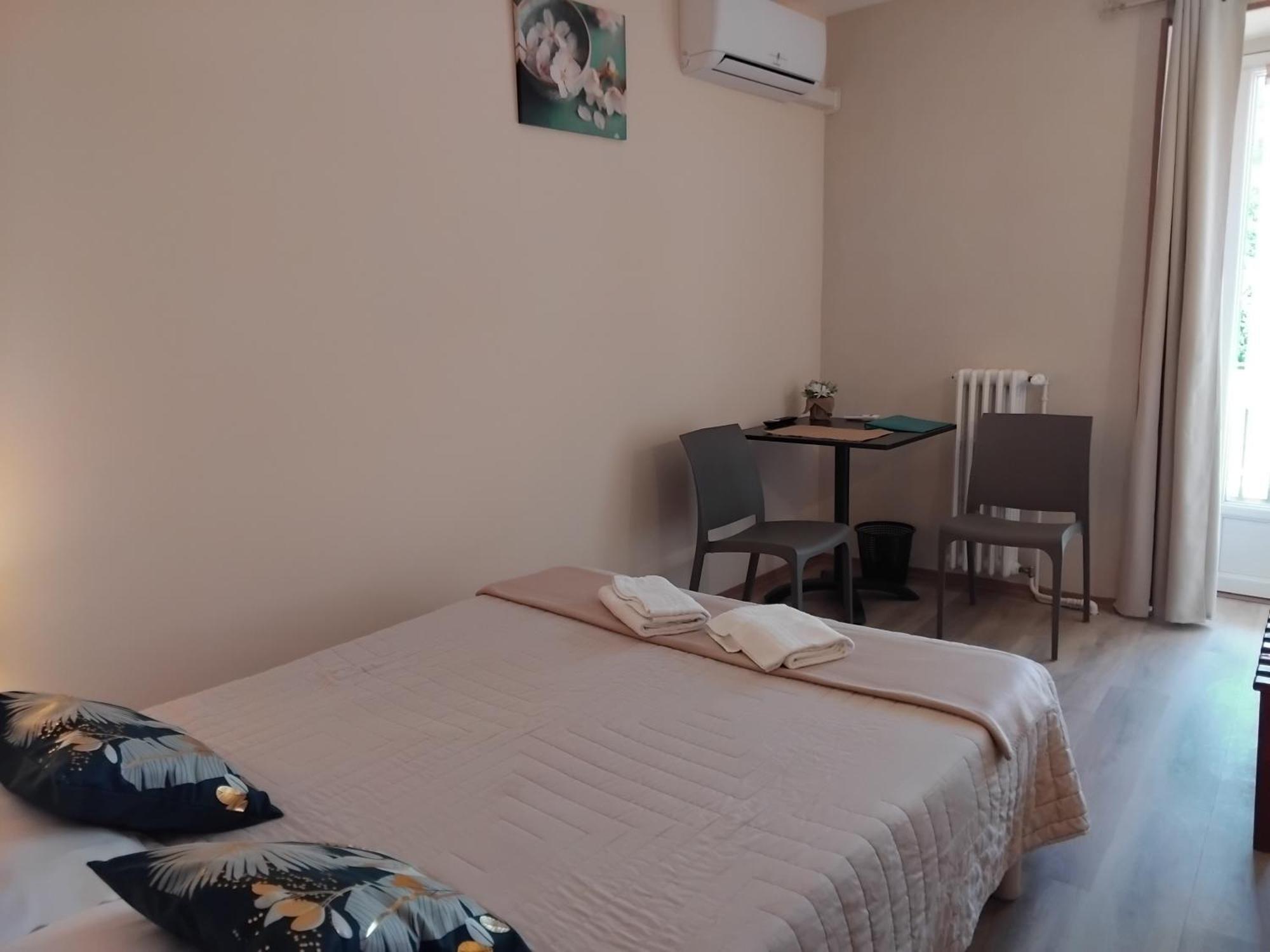 Hotel La Gravenne Thueyts Bilik gambar